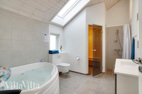 Ett av badrummen i lyxstuga nr 444