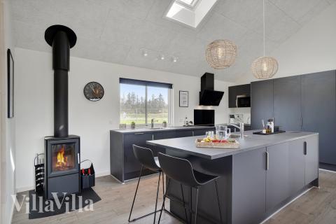 Köket i lyxstuga nr 453 är generöst inrett.