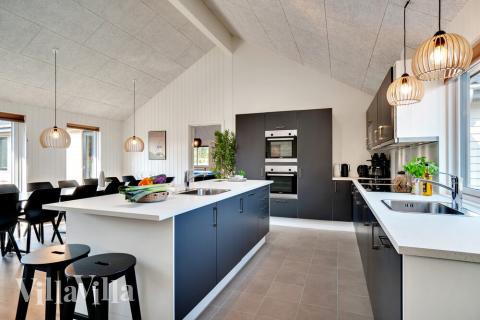 Köket i lyxstuga nr 455 är utrustat så att ni kan laga mat till 20 personer.