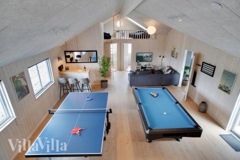 Lyxstuga 457 för 20 personer har ett stort aktivitetsrum med bl.a. biljard och dart