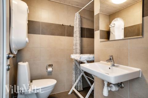 Ett av badrummen i lyxstuga nr 458