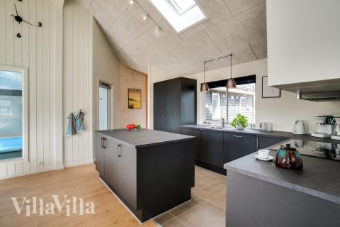 Köket i lyxstuga nr 458 är generöst inrett.