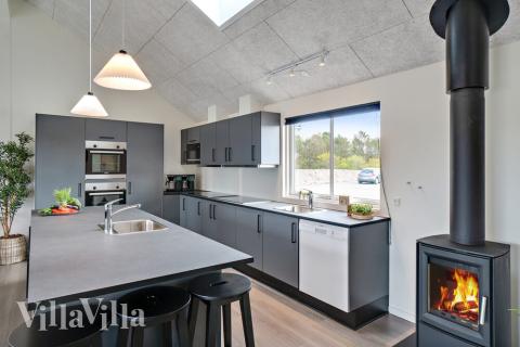 Köket i lyxstuga nr 463 är utrustat så att ni kan laga mat till 20 personer.