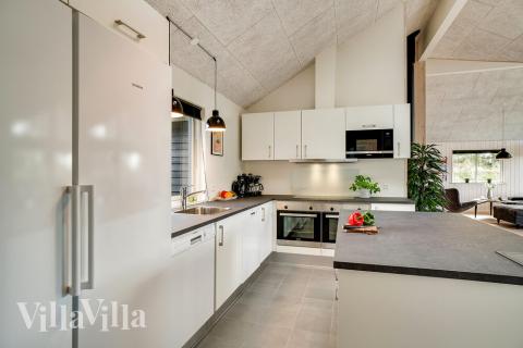 Köket i lyxstuga nr 473 är generöst inrett.