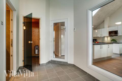 Ta ett dopp i poolen i lyxhus nr 473 i Vestjylland.