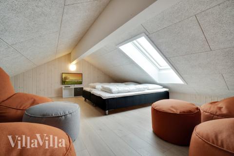 Några av de 30 sovplatserna finns på loftet i lyxstuga nr 467