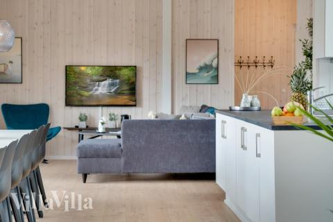 Ni kan sitta 20 personer tillsammans i vardagsrummet när ni besöker lyxhus nr 465 i Vestjylland.