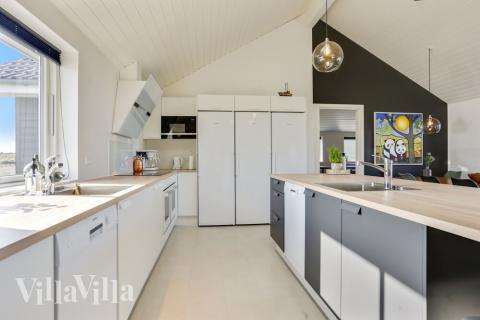 Köket i lyxstuga nr 476 är utrustat så att ni kan laga mat till 20 personer.