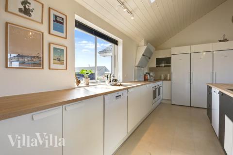 I lyxstugans kök finns allt ni behöver för att laga mat till 20 personer. 