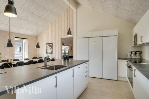 Välinrett kök i lyxstuga nr 451 i Østjylland.