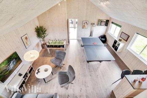 Förutom de många timmar som du kan tillbringa i stugans poolavdelning erbjuder lyxstuga 464 även biljard, bordtennis och dart