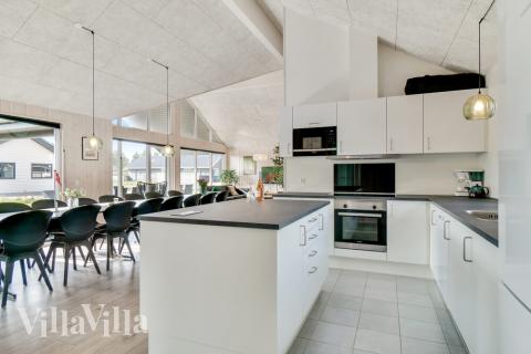 Köket i lyxstuga nr 464 är generöst inrett.