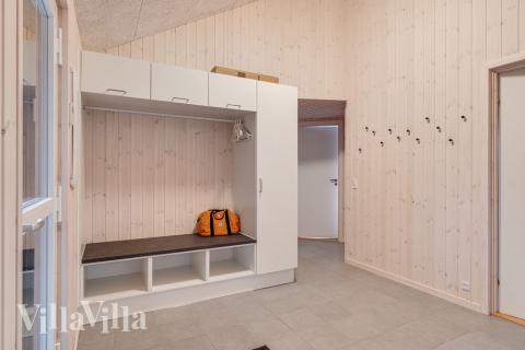 I entrén i lyxstuga 462 finns det gott om plats