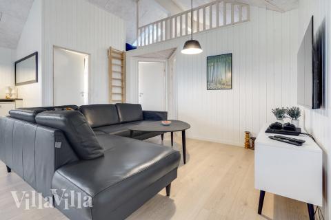 När ni besöker lyxhus nr 468 kan ni mysa tillsammans i sofforna.