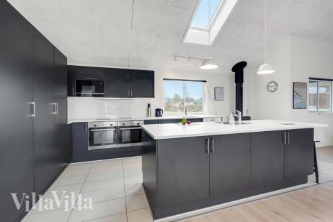 Köket i lyxstuga nr 468 är utrustat så att ni kan laga mat till 20 personer.