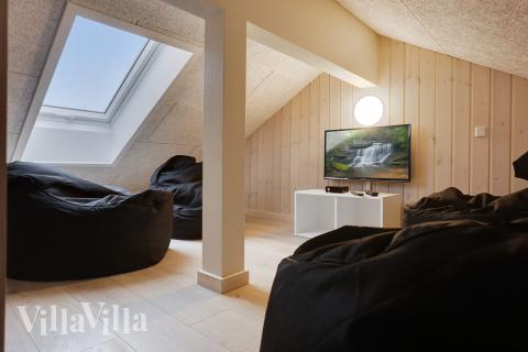 Några av de 22 sovplatserna finns på loftet i lyxstuga nr 469