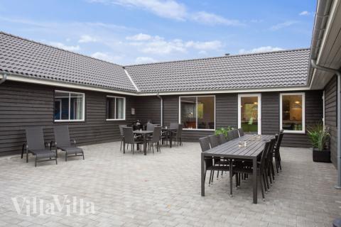 Stor terrass i lyxstuga nr 469 i Lolland/Falster/Møn.