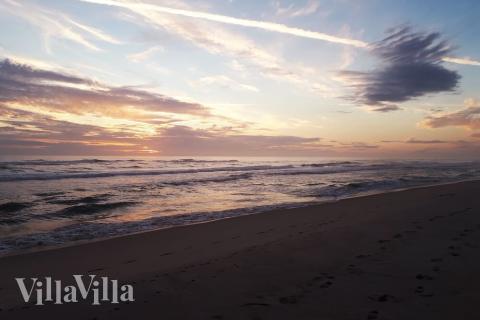 Stranden i närheten av lyxhus 478.
