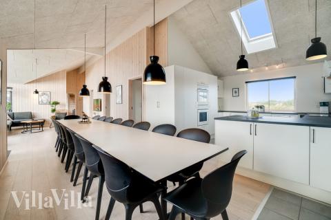 Ni kan sitta 18 personer tillsammans i vardagsrummet när ni besöker lyxhus nr 477 i Vestjylland.