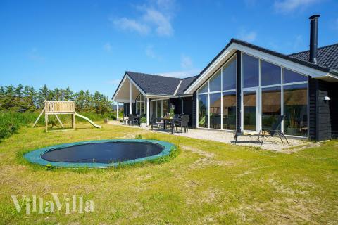 Den tjusiga sommarstugan nr 477 med gott om plats för upp till 18 personer