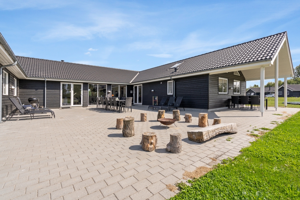 Stor terrass i lyxstuga nr 470 i Lolland/Falster/Møn.