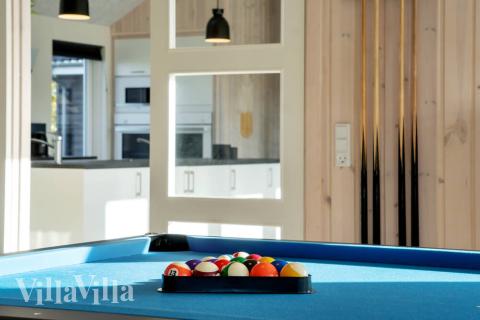 Aktivitetsrum i lyxstuga nr 479 med 10 sovrum och plats för 26 personer.