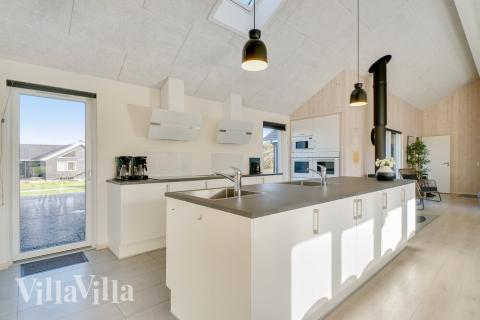 Välinrett kök i lyxstuga nr 479 i Østjylland.