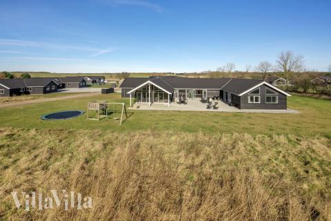 Den tjusiga sommarstugan nr 479 med gott om plats för upp till 26 personer