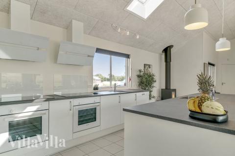 Köket i lyxstuga nr 480 är utrustat så att ni kan laga mat till 24 personer.