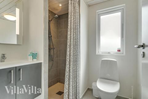 Ett av badrummen i lyxstuga nr 480