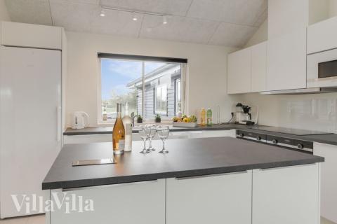 Köket i lyxstuga nr 481 är utrustat så att ni kan laga mat till 16 personer.