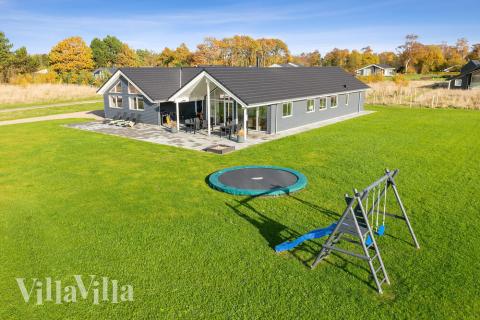 Den tjusiga sommarstugan nr 489 med gott om plats för upp till 18 personer