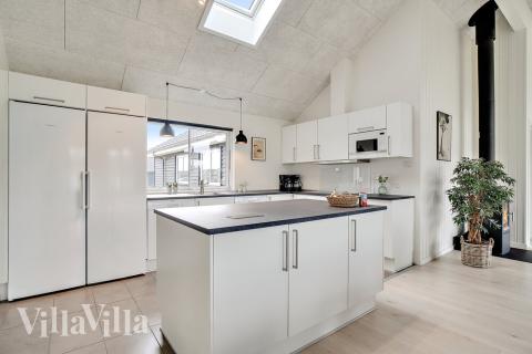 Köket i lyxstuga nr 484 är utrustat så att ni kan laga mat till 18 personer.