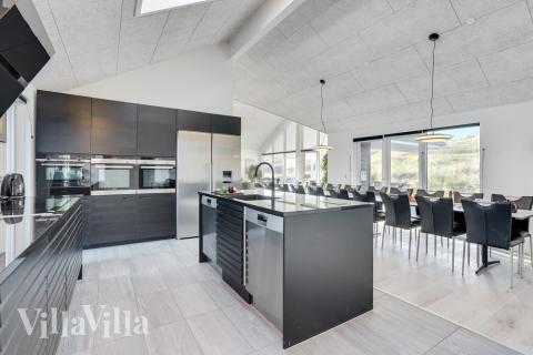 I lyxstugans kök finns allt ni behöver för att laga mat till 20 personer. 