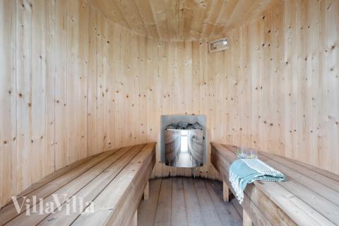 Njut av bastuvärmen i lyxstuga nr 486 för 20 personer