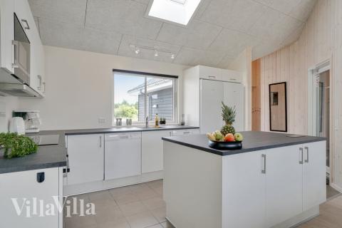 Köket i lyxstuga nr 492 är utrustat så att ni kan laga mat till 18 personer.