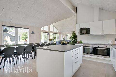 Köket i lyxstuga nr 492 är generöst inrett.