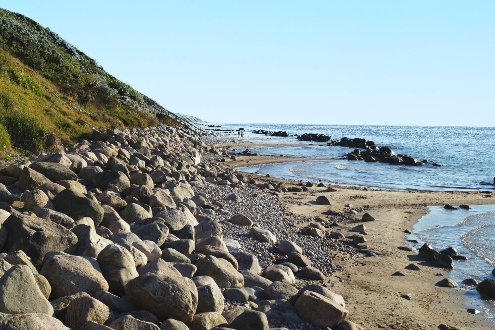 Stranden i närheten av lyxhus 501.