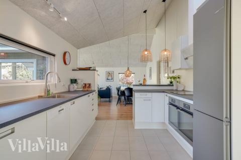 Köket i lyxstuga nr 504 är utrustat så att ni kan laga mat till 14 personer.