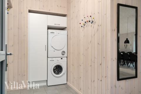 Den rymliga entrén i lyxstuga nr 726 i Tyskland