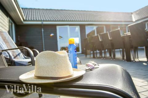 Till den trevliga sommarstugan nr 730 i Tyskland erbjuds en mängd utomhusaktiviteter, t.ex. lektorn och gungor