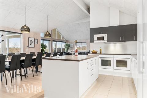 Köket i lyxstuga nr 733 är generöst inrett.