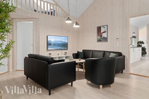 Aktivitetsrum i lyxstuga nr 732 med 8 sovrum och plats för 20 personer.