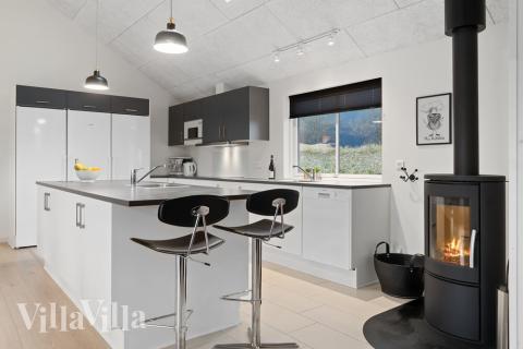 Köket i lyxstuga nr 732 är utrustat så att ni kan laga mat till 20 personer.