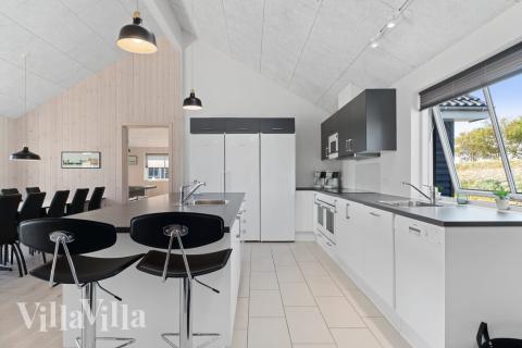 Köket i lyxstuga nr 731 är utrustat så att ni kan laga mat till 20 personer.