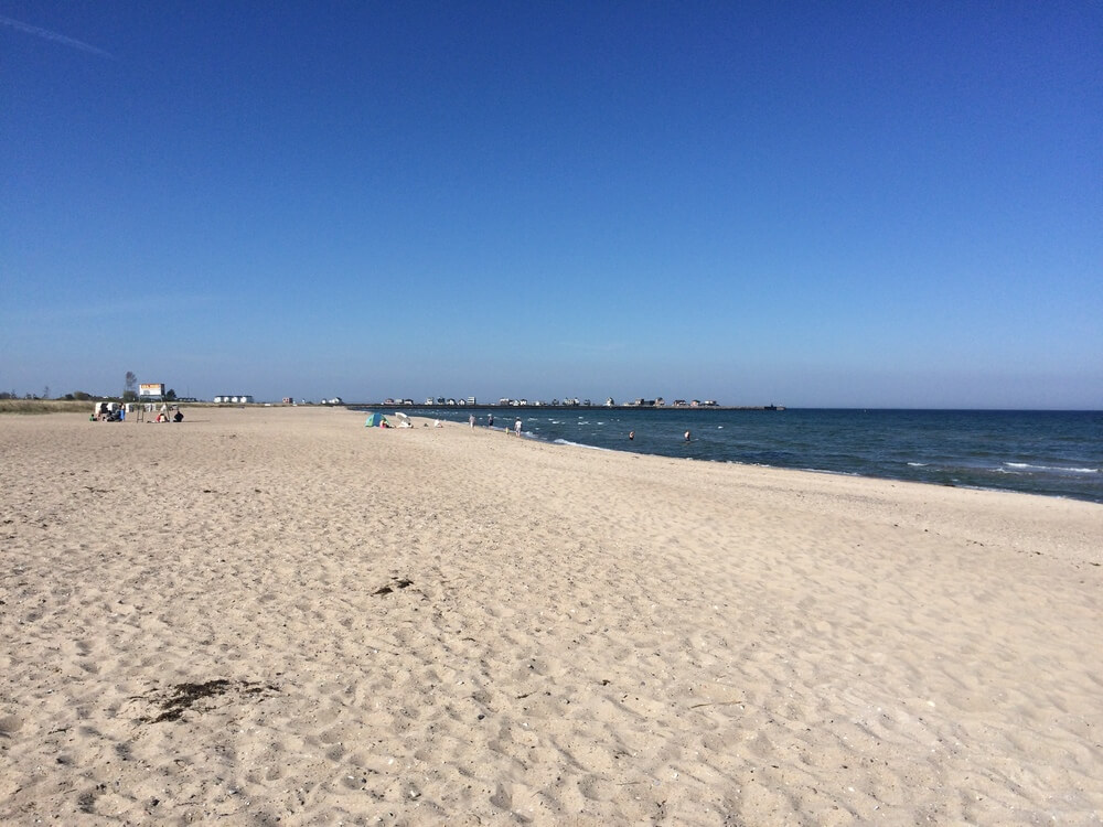 Stranden i närheten av lyxhus 731 i Tyskland bjuder in till en promenad.