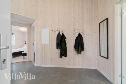 Den rymliga entrén i lyxstuga nr 729 i Tyskland