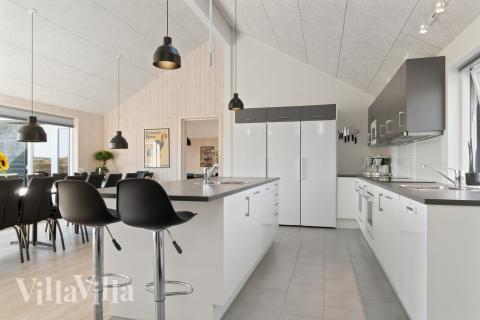 Köket i lyxstuga nr 729 är utrustat så att ni kan laga mat till 24 personer.