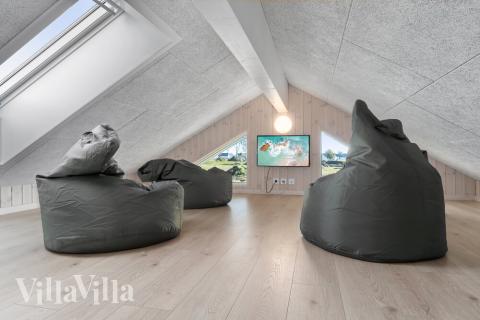 Några av de 24 sovplatserna finns på loftet i lyxstuga nr 729