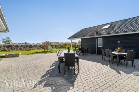 Njut av en grillkväll på terrassen i lyxstuga nr 729 i Tyskland